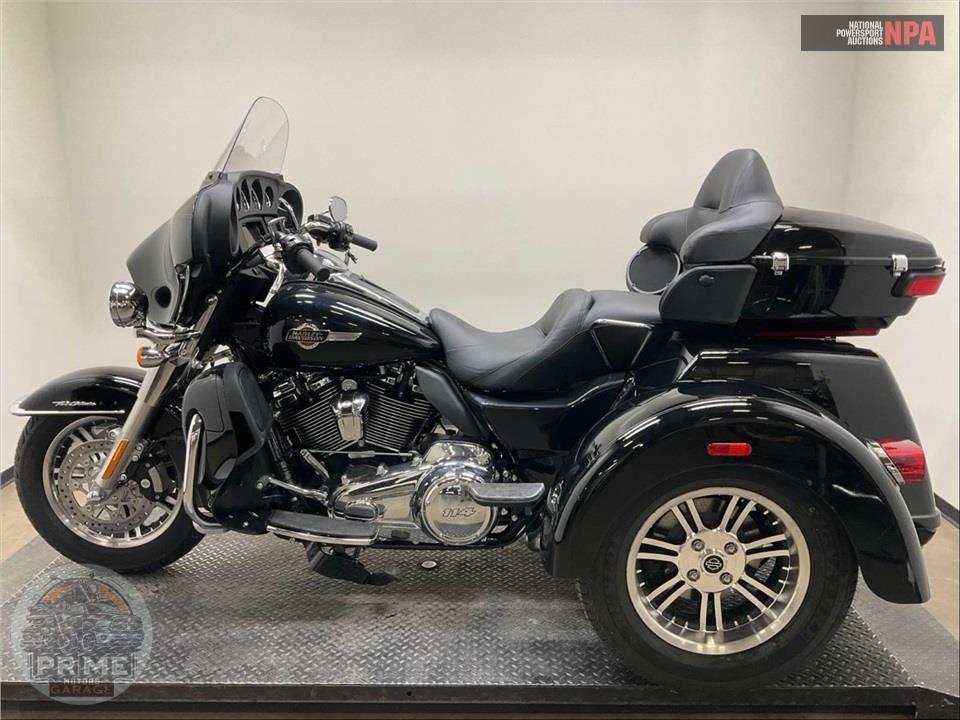2023 Harley-Davidson FLHTCUTG TRI GLIDE ULTRA CLASSIC — фото 3