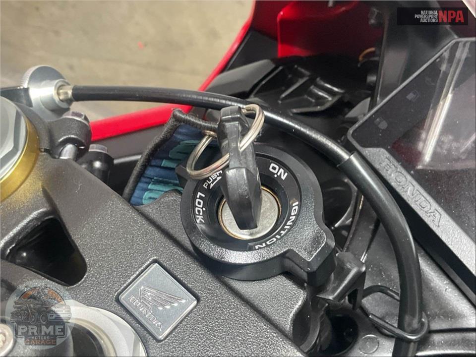 2023 Honda CBR1000RR — фото 11