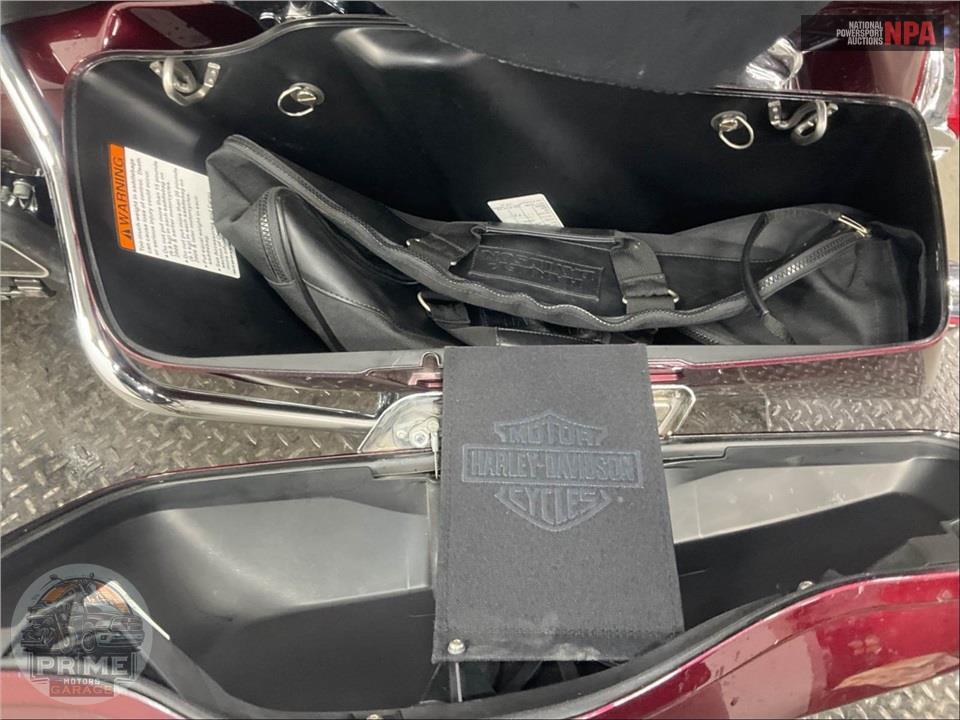 2015 Harley-Davidson FLHTK ELECTRA GLIDE ULTRA LIMITED — фото 18