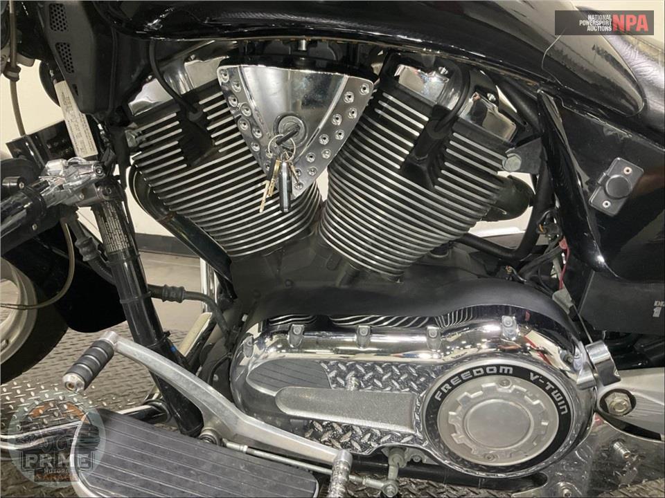 2007 Victory Motorcycles KINGPIN TOUR — фото 7