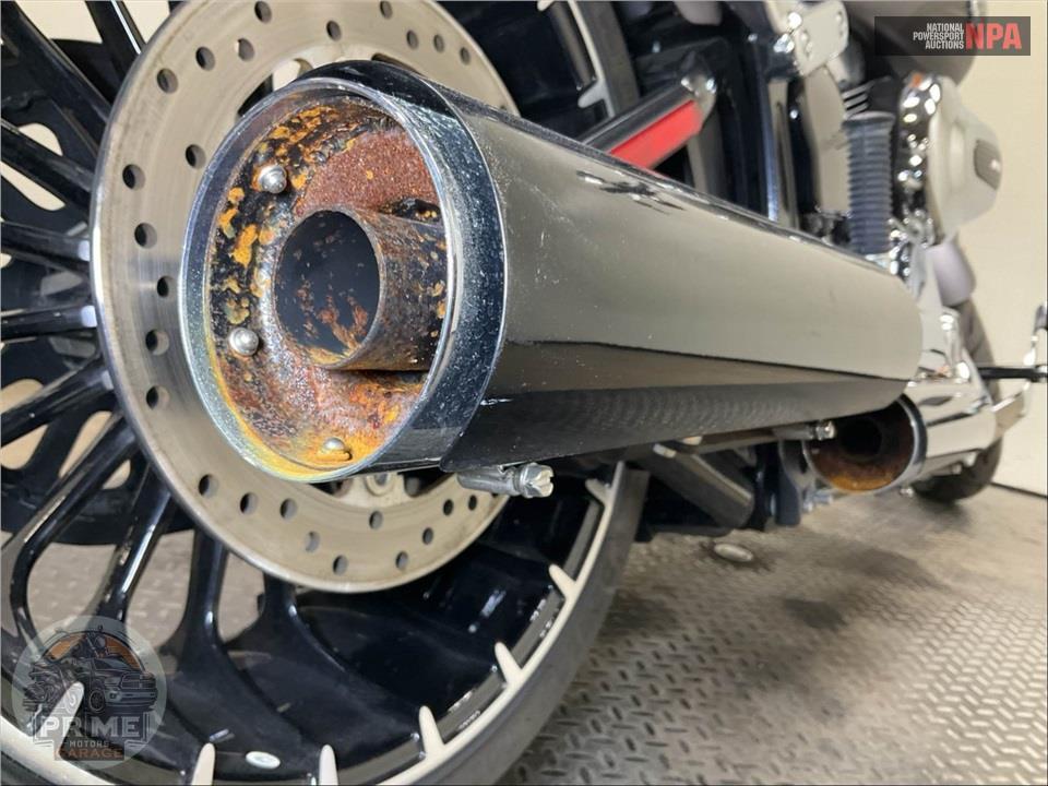 2017 Harley-Davidson FXSB BREAKOUT — фото 12