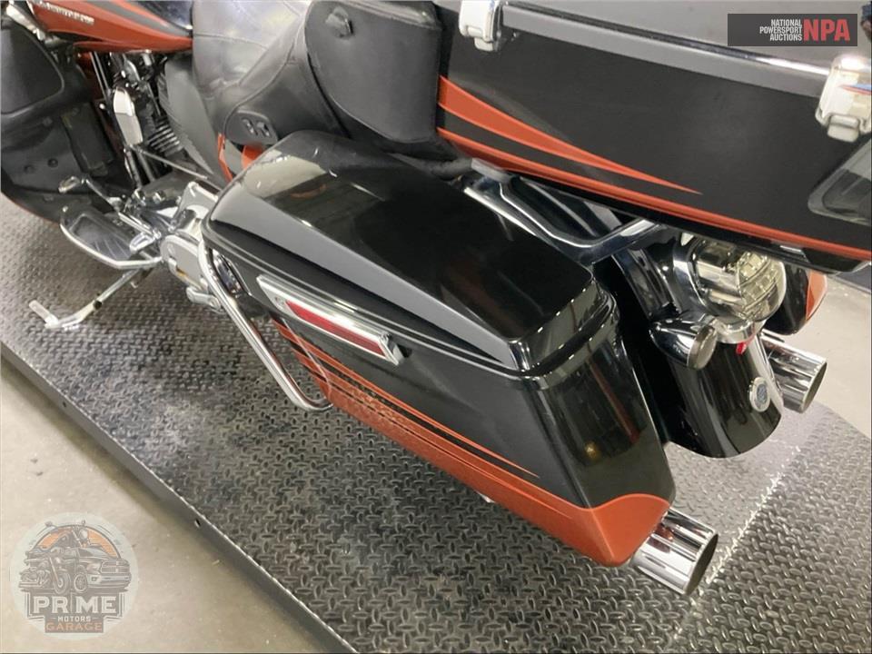 2015 Harley-Davidson FLTRUSE CVO ROAD GLIDE ULTRA — фото 21