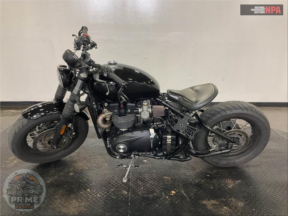 2023 Triumph BONNEVILLE BOBBER — фото 3