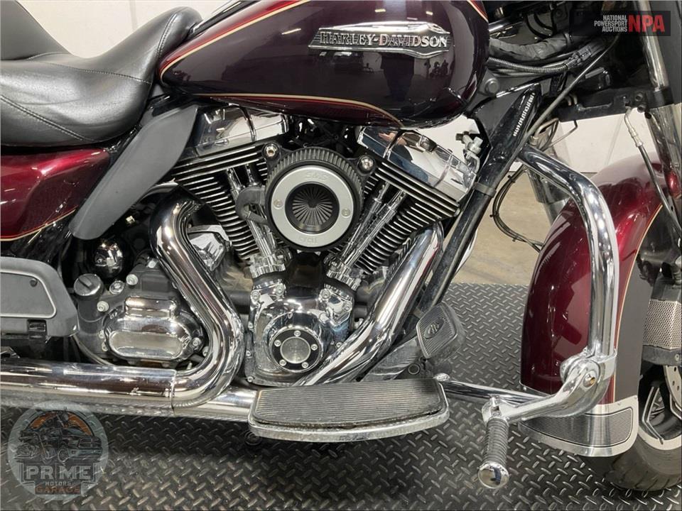 2015 Harley-Davidson FLHTCU ULTRA CLASSIC ELECTRA GLIDE — фото 6