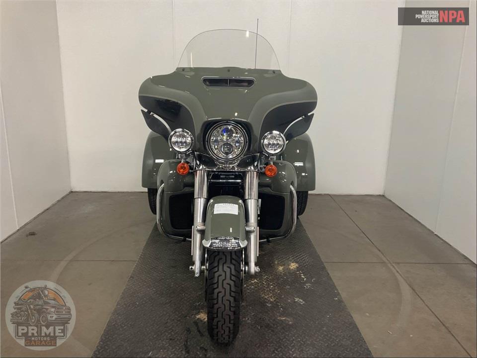 2021 Harley-Davidson FLHTCUTG TRI GLIDE ULTRA CLASSIC — фото 2