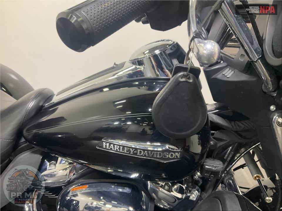 2021 Harley-Davidson FLHTCUTG TRI GLIDE ULTRA CLASSIC — фото 11