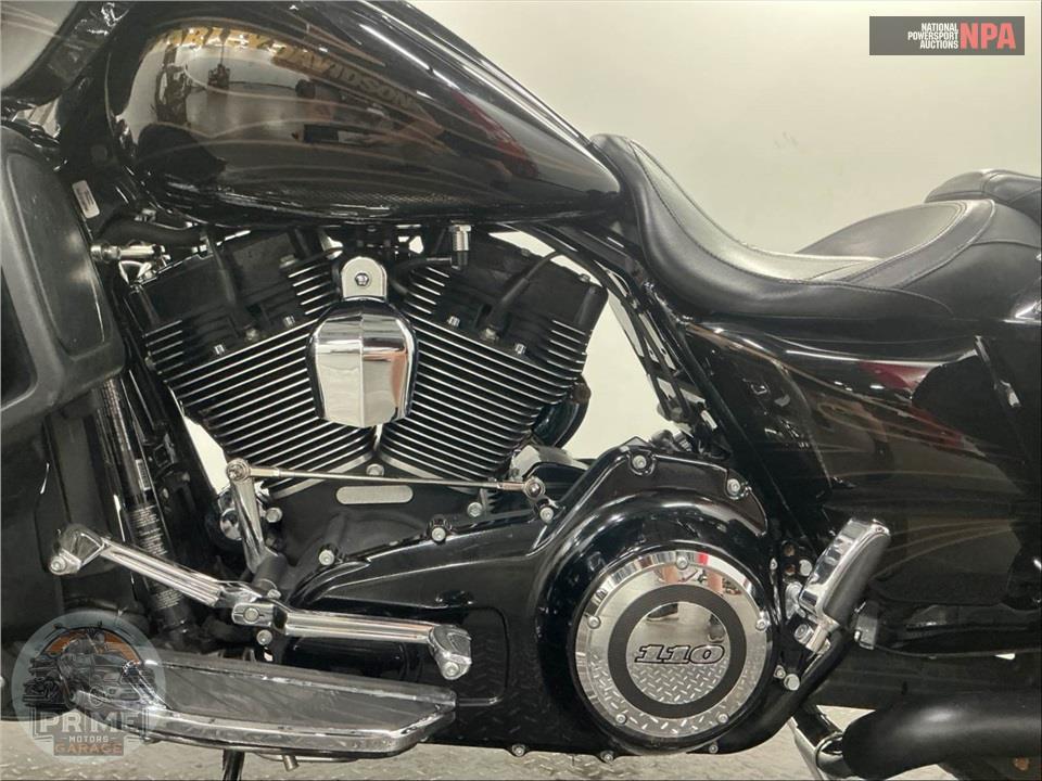 2015 Harley-Davidson FLHXSE CVO STREET GLIDE SPECIAL — фото 7