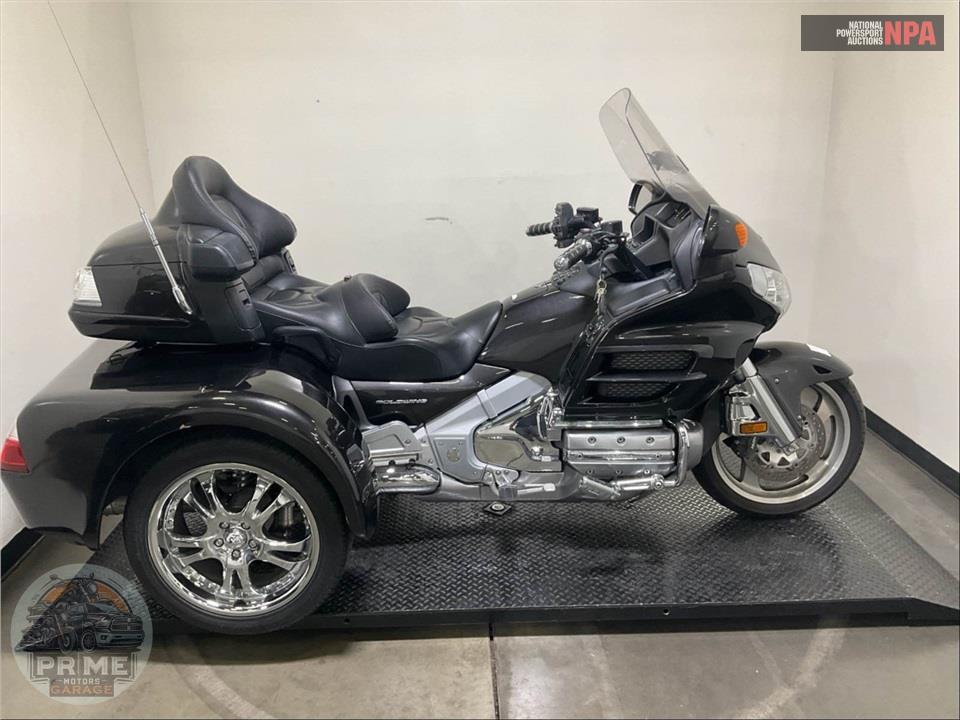 2010 Honda GL1800HPNMA GOLDWING — фото 1