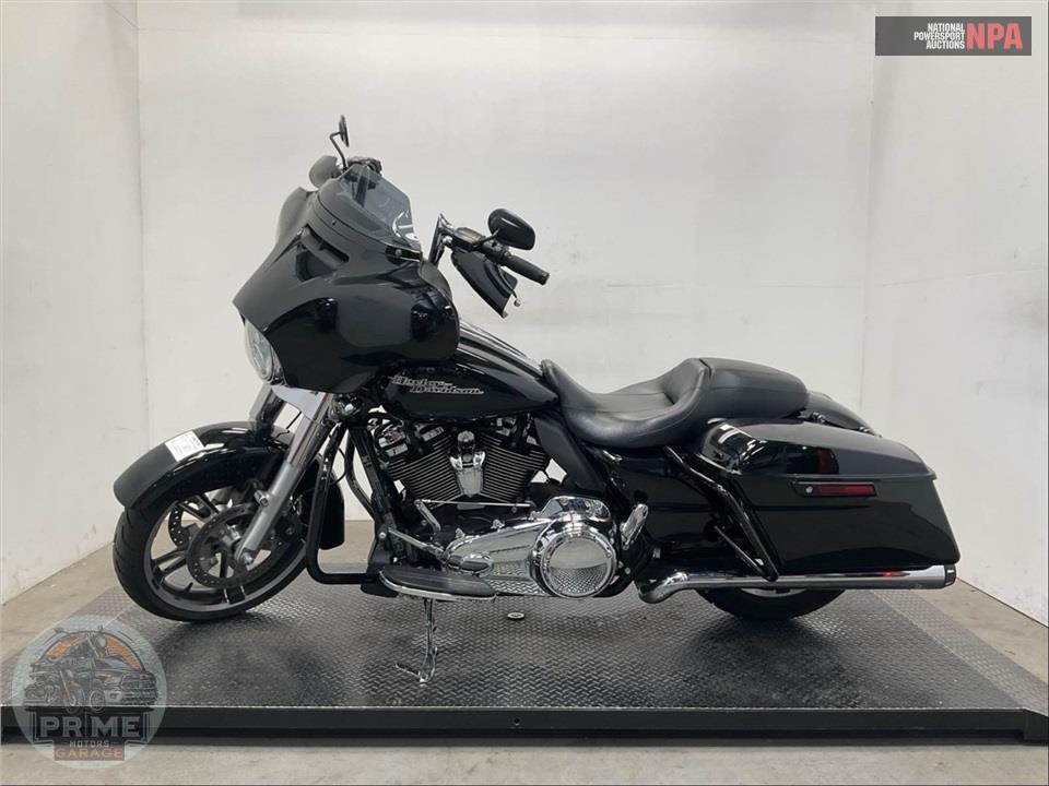 2018 Harley-Davidson FLHX STREET GLIDE — фото 3