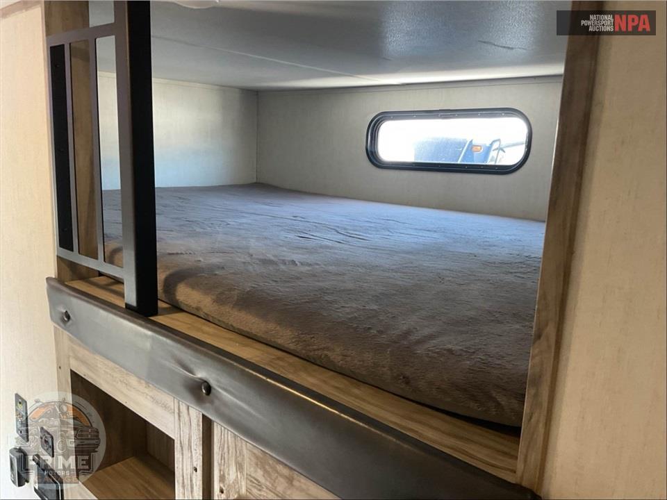 2022 Cherokee By Forest River M-3660SUITE ARCTIC WOLF FIFTH WHEEL SERIES — фото 22