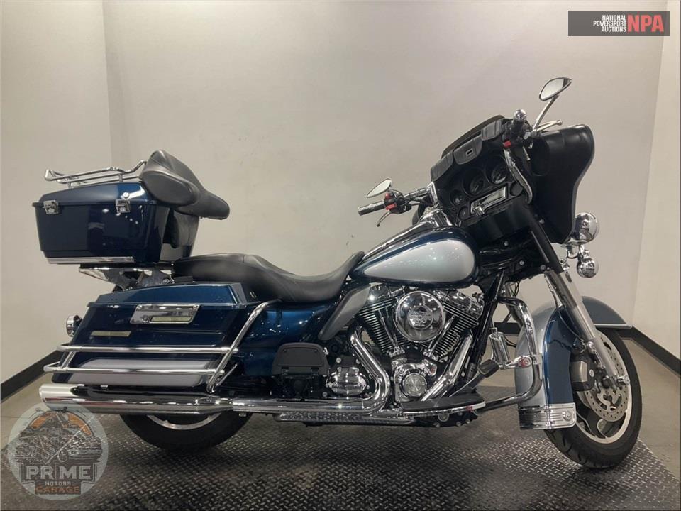 2013 Harley-Davidson FLHTP POLICE ELECTRA GLIDE — фото 1