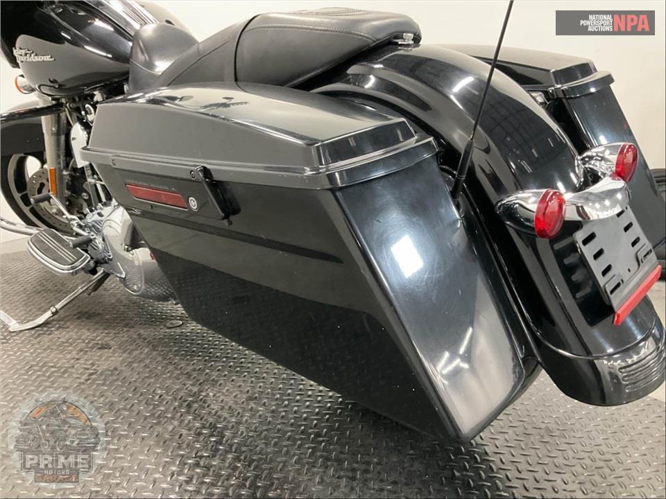 2010 Harley-Davidson FLHX STREET GLIDE — фото 23