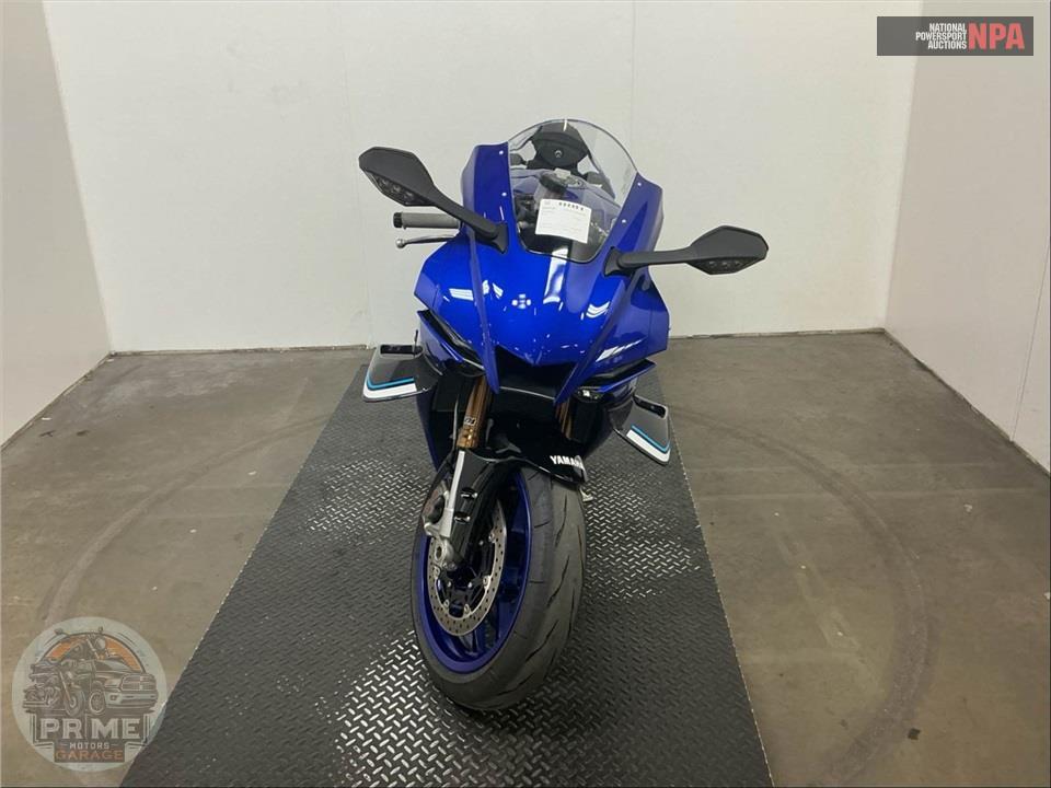 2025 Yamaha YZF-R1 — фото 2
