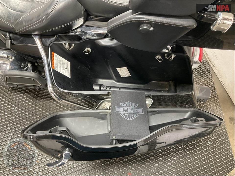 2014 Harley-Davidson FLHTCU ULTRA CLASSIC ELECTRA GLIDE — фото 25
