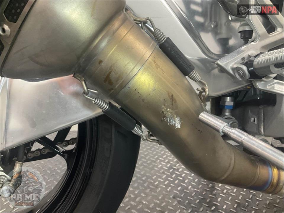 2018 Aprilia TUONO V4 1100 RR — фото 32