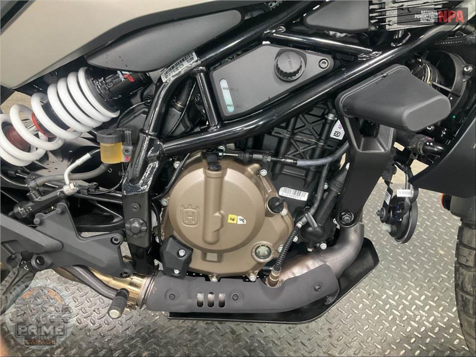2024 Husqvarna SVARTPILEN 401 — фото 6