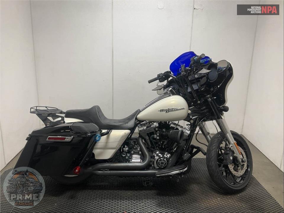 2015 Harley-Davidson FLHXS STREET GLIDE SPECIAL — фото 1