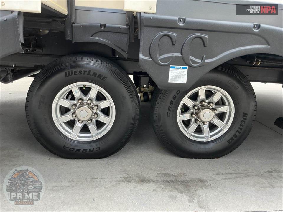 2021 Cedar Creek M-37MBH - SILVERBACK FIFTH WHEEL SERIES — фото 43