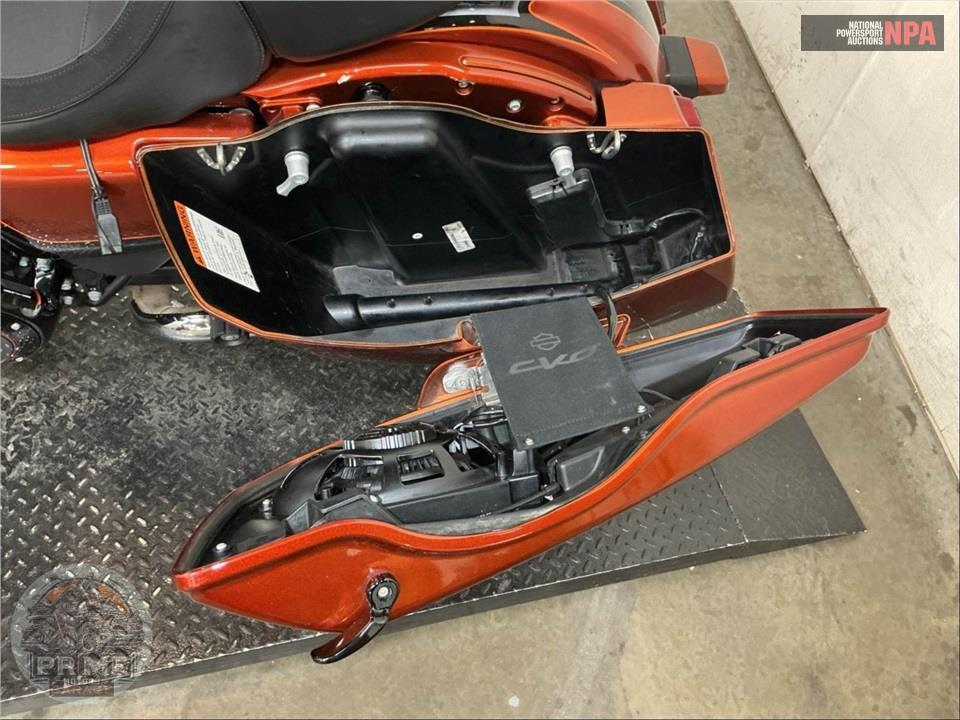 2023 Harley-Davidson FLTRXSE CVO ROAD GLIDE — фото 26