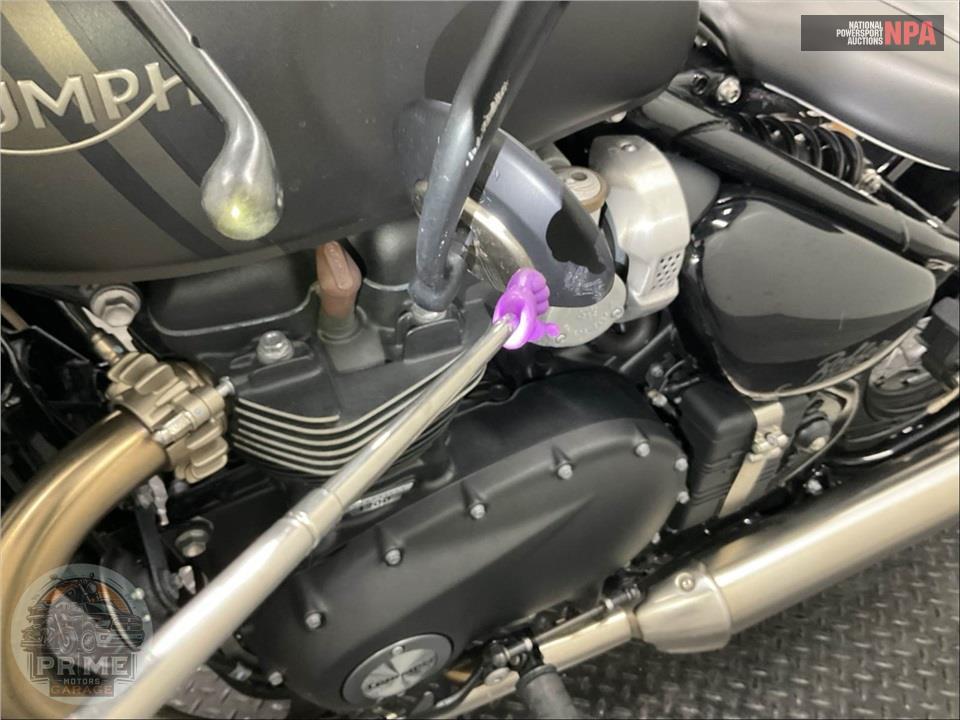 2023 Triumph BONNEVILLE BOBBER — фото 19