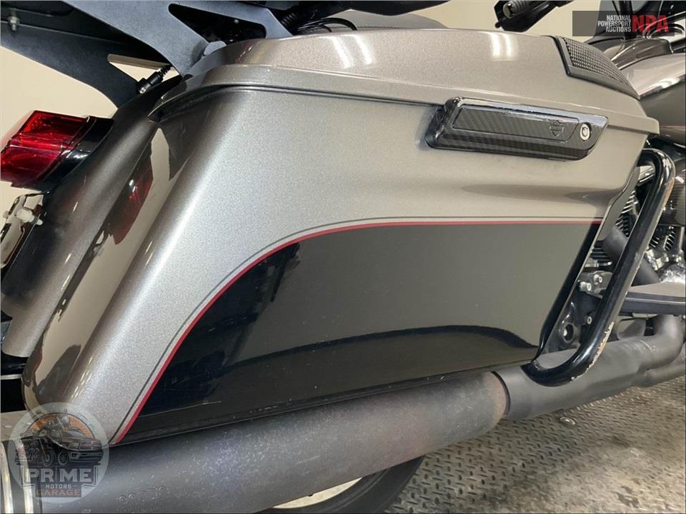 2017 Harley-Davidson FLTRU ROAD GLIDE ULTRA — фото 32