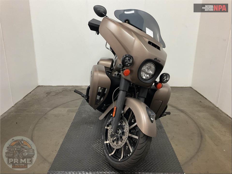 2021 Indian Motorcycle ROADMASTER DARK HORSE — фото 2