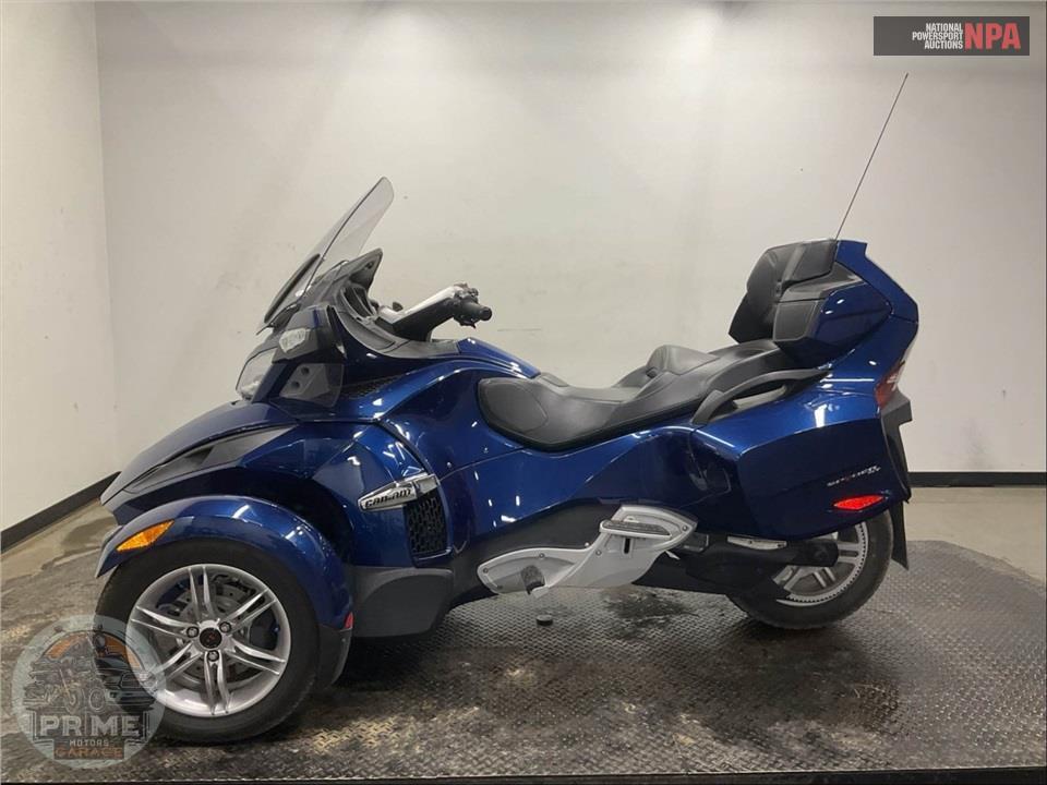 2011 Can-Am SPYDER RT-S SE5 — фото 3
