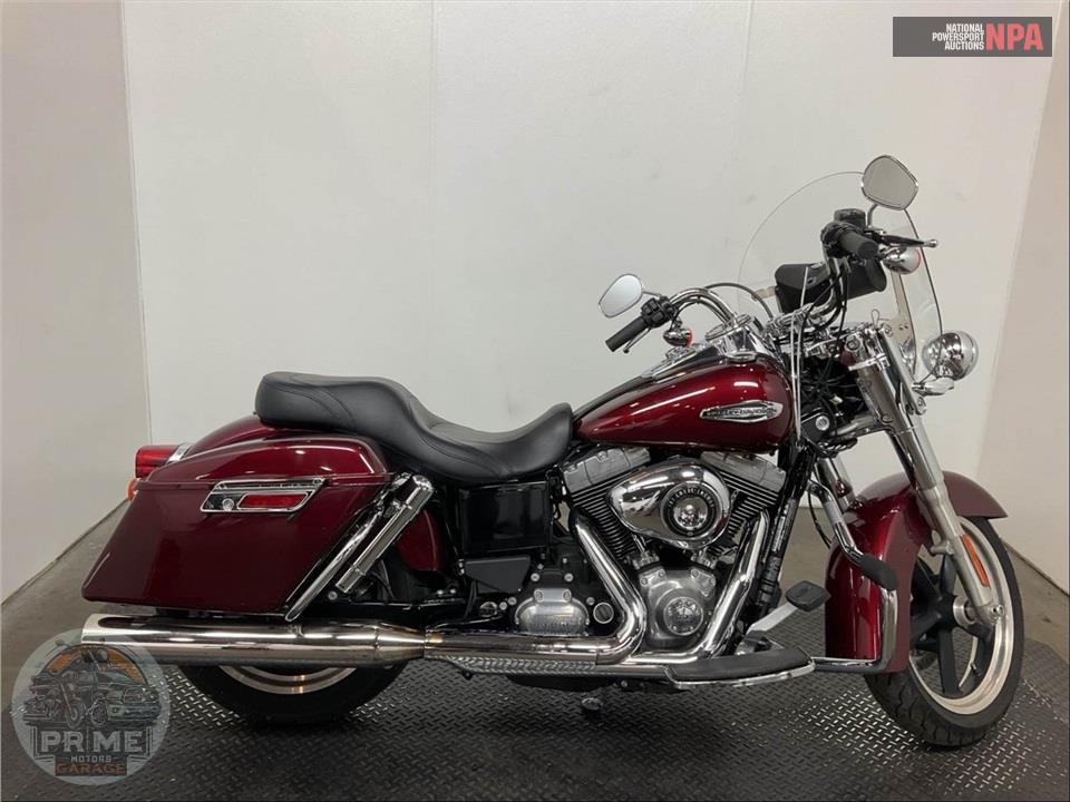 2015 Harley-Davidson FLD-103 DYNA SWITCHBACK — фото 1