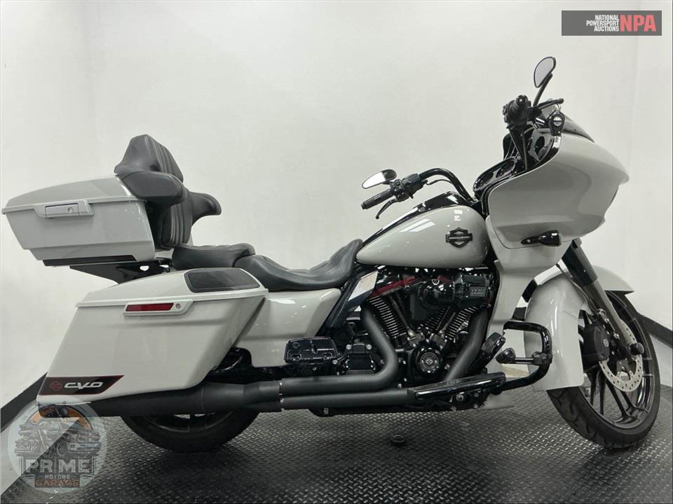 2020 Harley-Davidson FLTRXSE CVO ROAD GLIDE — фото 1