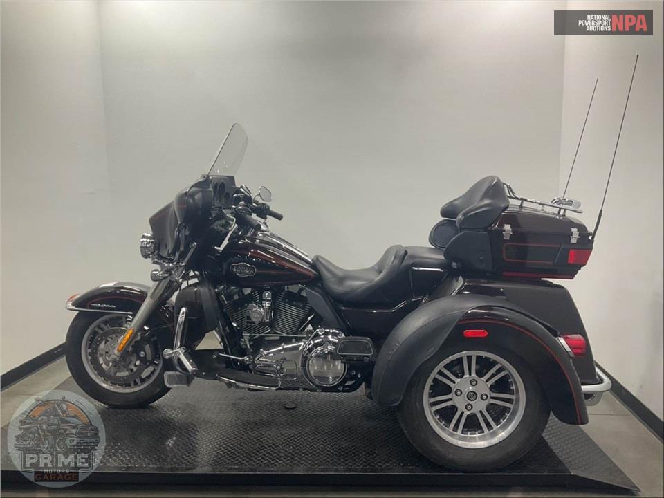 2011 Harley-Davidson FLHTCUTG TRIGLIDE UL CLSC — фото 3