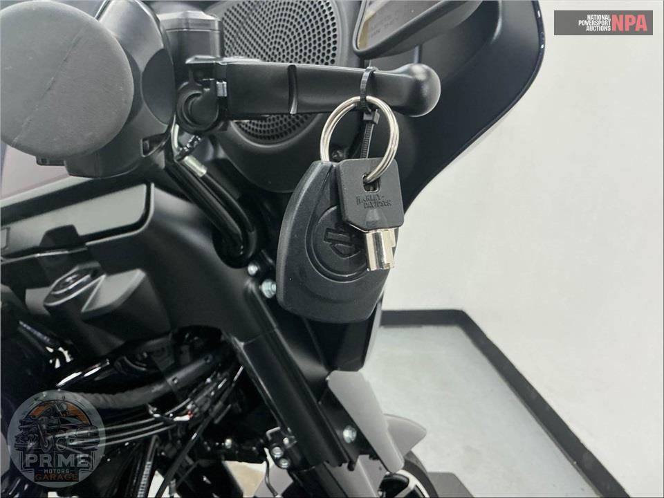 2025 Harley-Davidson FLHX STREET GLIDE — фото 12