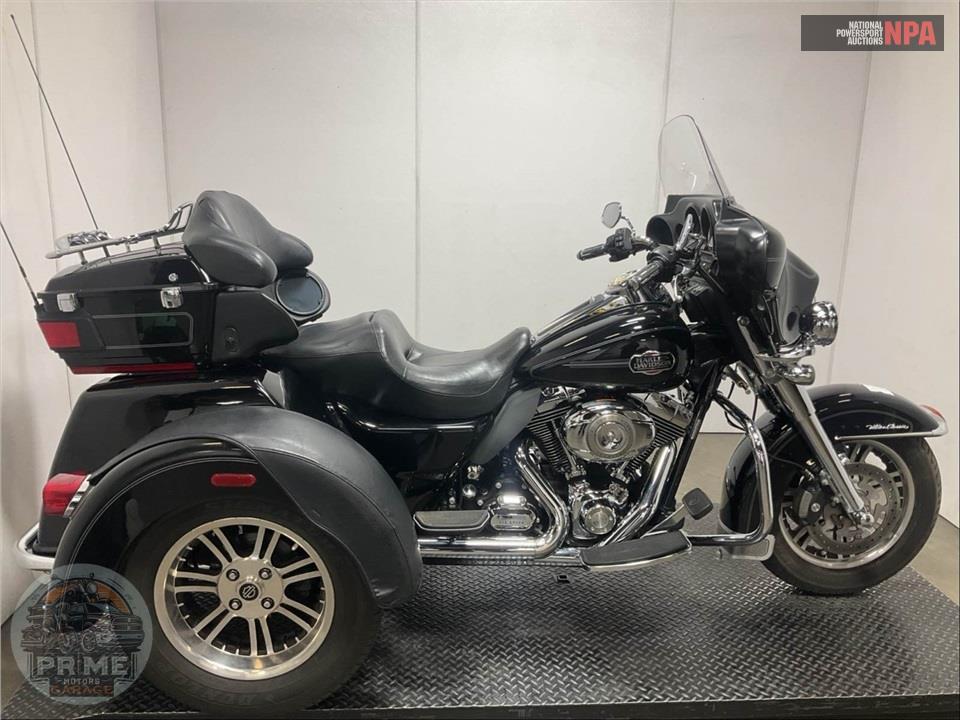 2009 Harley-Davidson FLHTCUTG TRIGLIDE ULTRA CLASSIC — фото 1