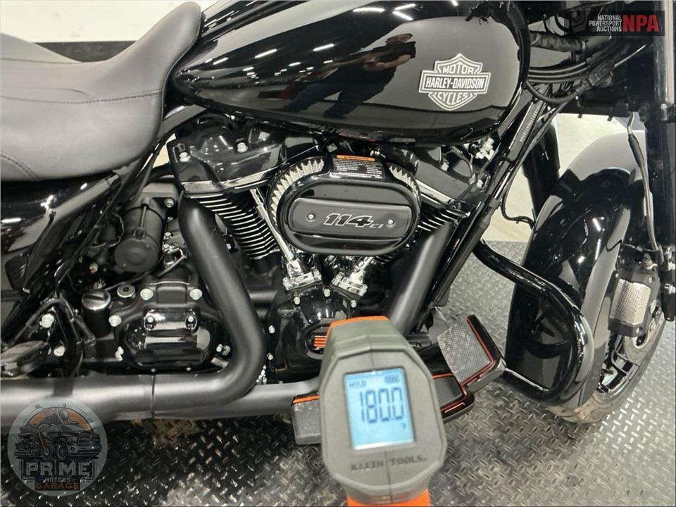 2022 Harley-Davidson FLHXS STREET GLIDE SPECIAL — фото 9