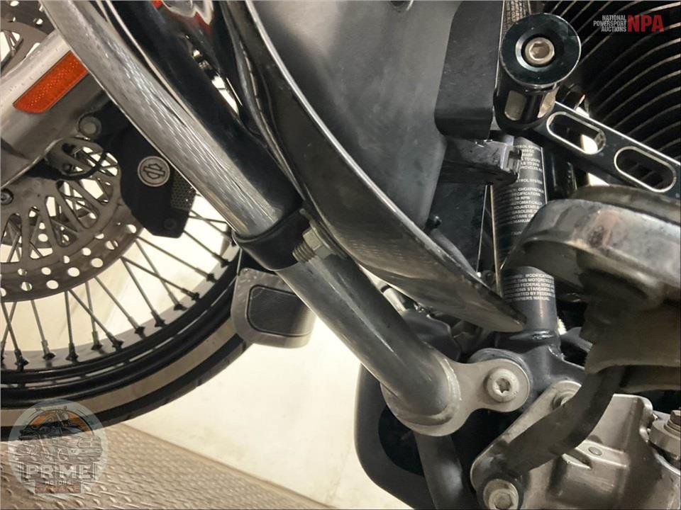 2016 Harley-Davidson FLHTK ELECTRA GLIDE ULTRA LIMITED — фото 18
