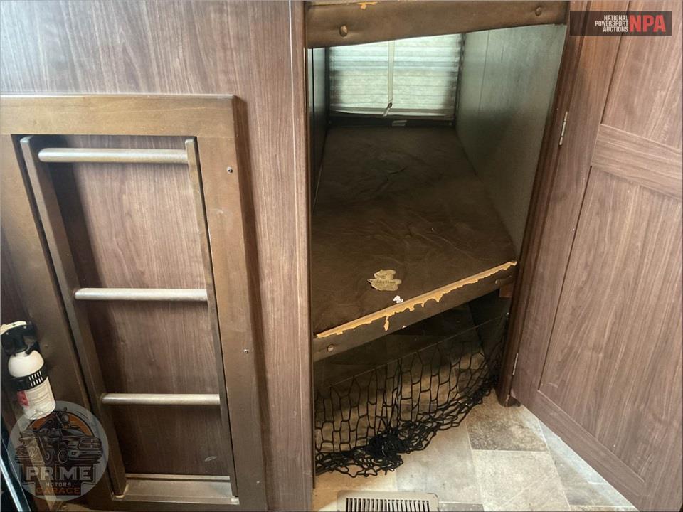 2017 Keystone Rv M-29 BH - SPRINTER CAMPFIRE EDITION SERIES — фото 15