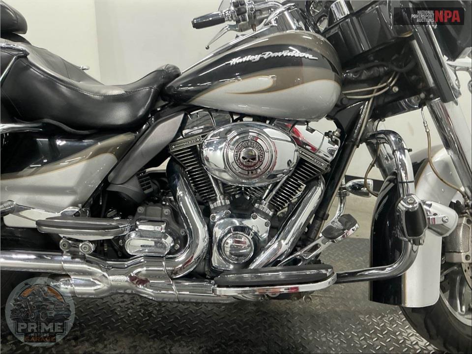 2013 Harley-Davidson FLHTCUSE8 SCREAMIN EAGLE — фото 6