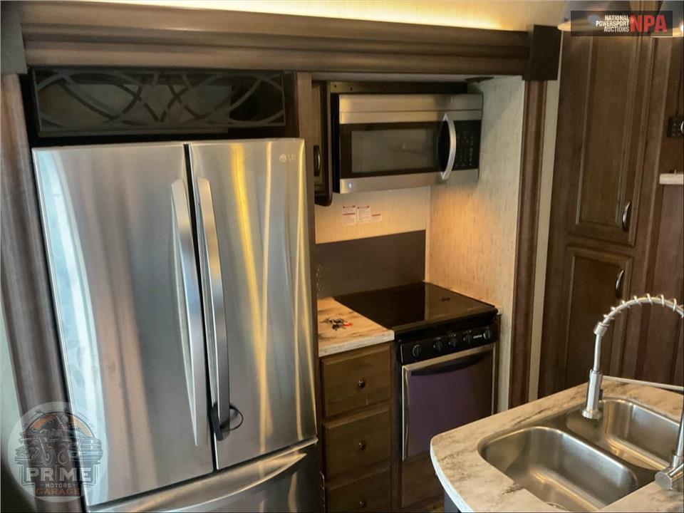 2018 Sierra By Forest River M-384QBOK - FIFTH WHEEL SERIES — фото 23