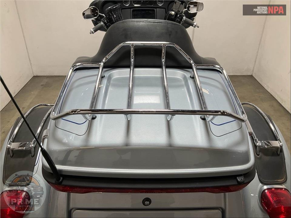 2023 Harley-Davidson FLHTCUTG TRI GLIDE ULTRA CLASSIC — фото 13