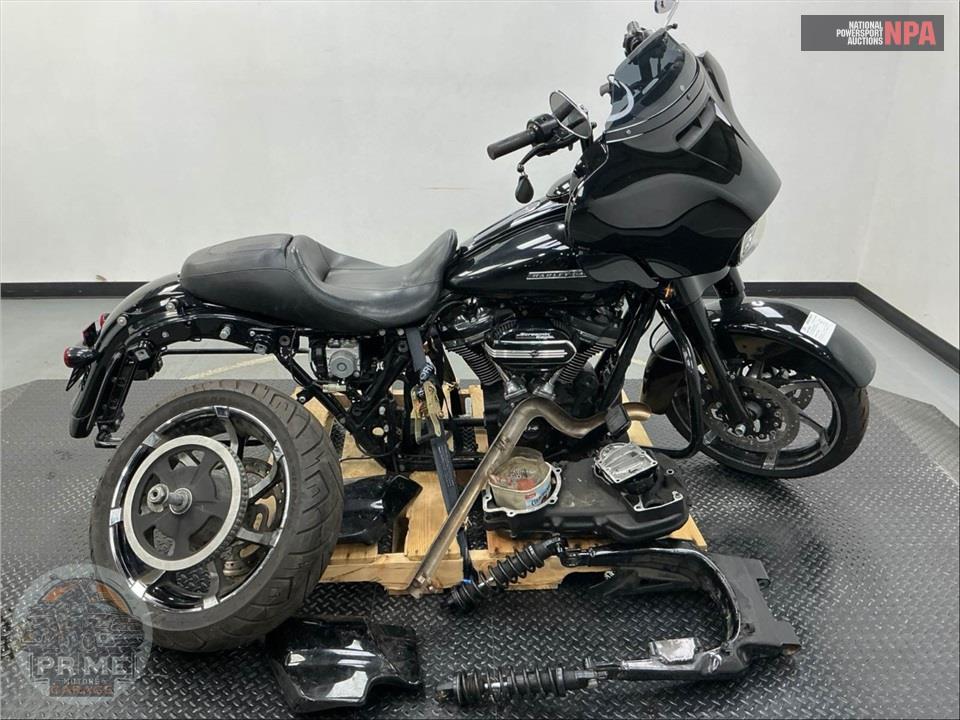 2018 Harley-Davidson FLHXS STREET GLIDE SPECIAL — фото 1