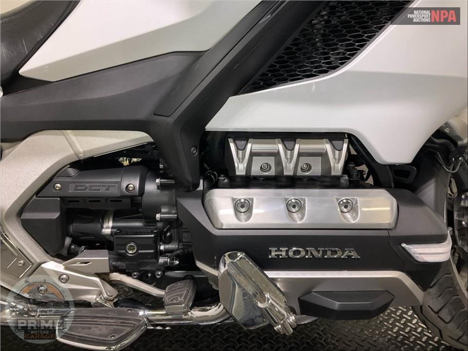 2018 Honda GL1800D GOLDWING TOUR DCT (WHITE) — фото 6