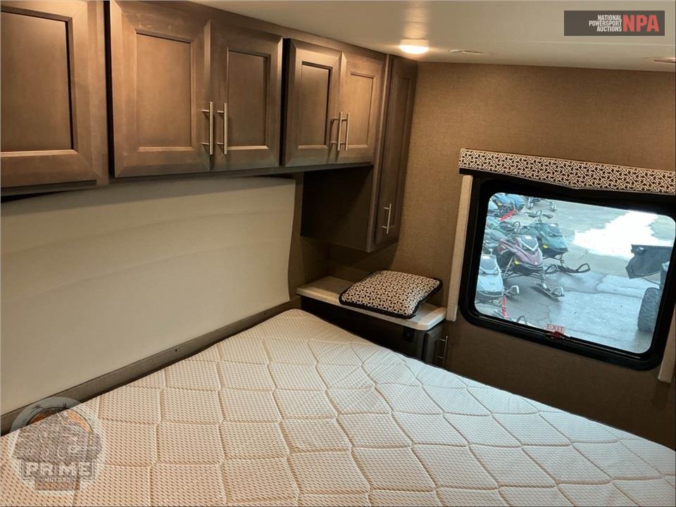 2022 Thor Motor Coach SV34 SUPER C F550 4WD - MAGNITUDE SERIES — фото 20