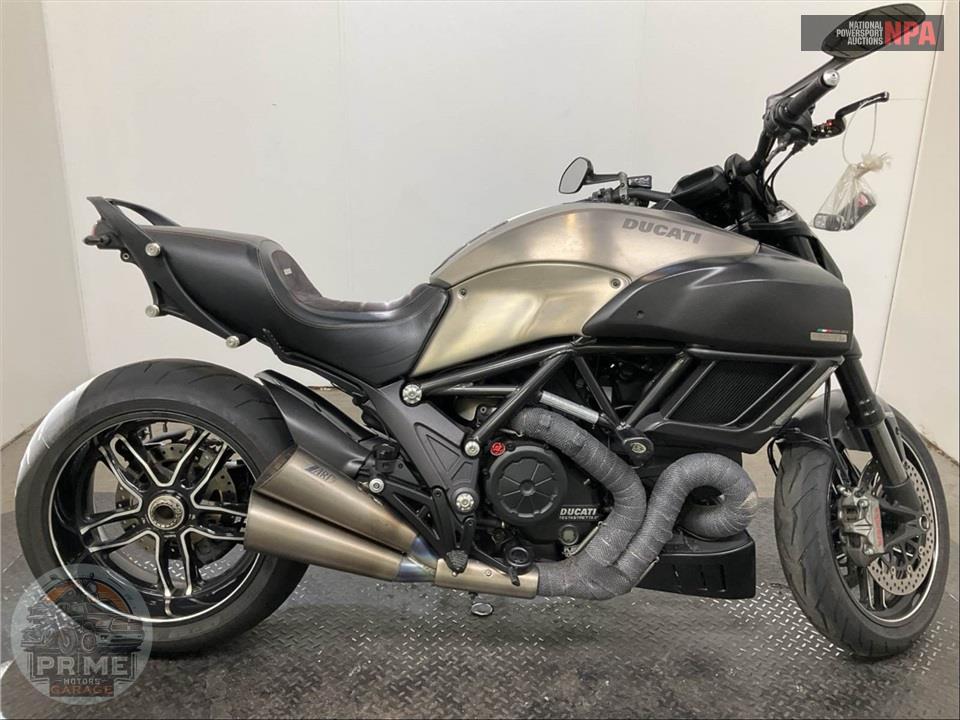 2015 DUCATI DIAVEL TITANIUM