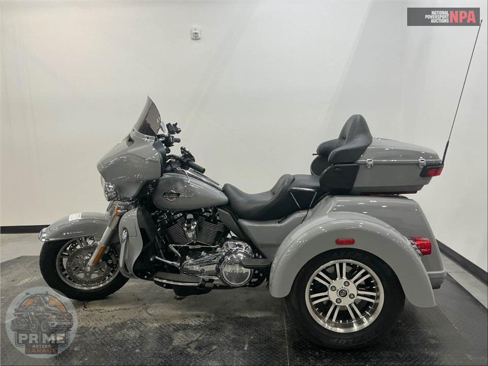 2024 Harley-Davidson FLHTCUTG TRI GLIDE ULTRA CLASSIC — фото 3