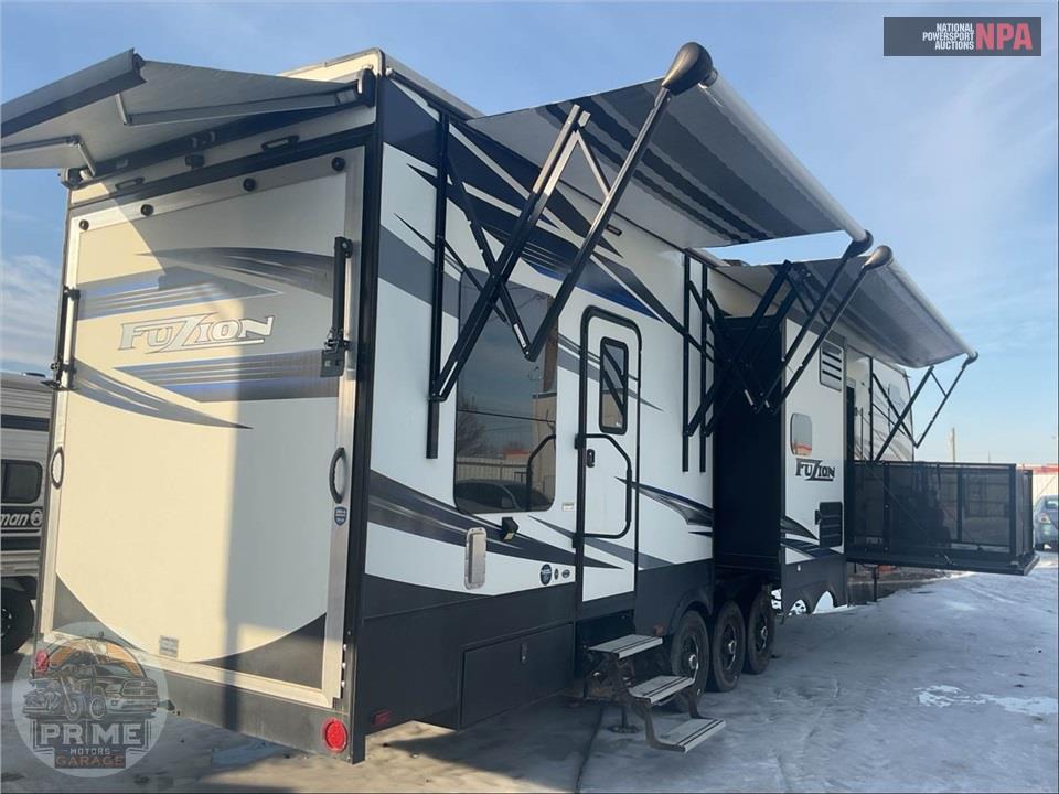2019 Keystone Rv M-424 - FUZION TOY HAULER TOY HAULER SERIES — фото 4