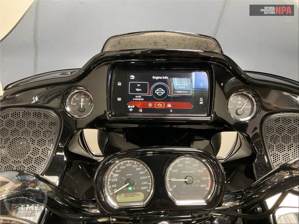 2019 Harley-Davidson FLTRU ROAD GLIDE ULTRA — фото 5