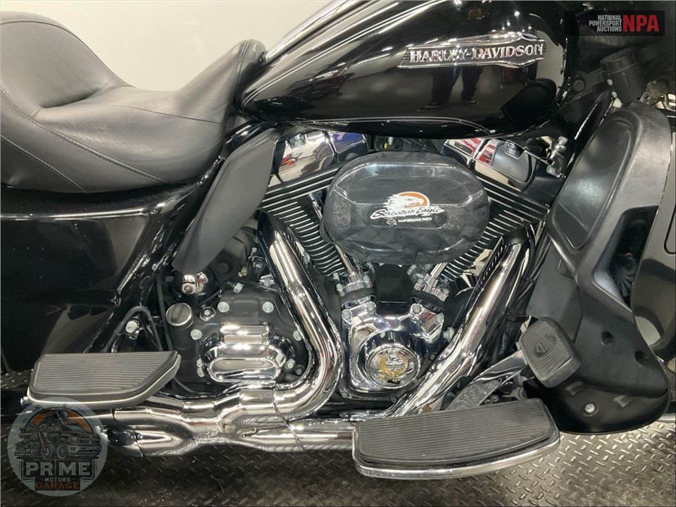 2015 Harley-Davidson FLHTCUTG TRIGLIDE ULTRA CLASSIC — фото 6