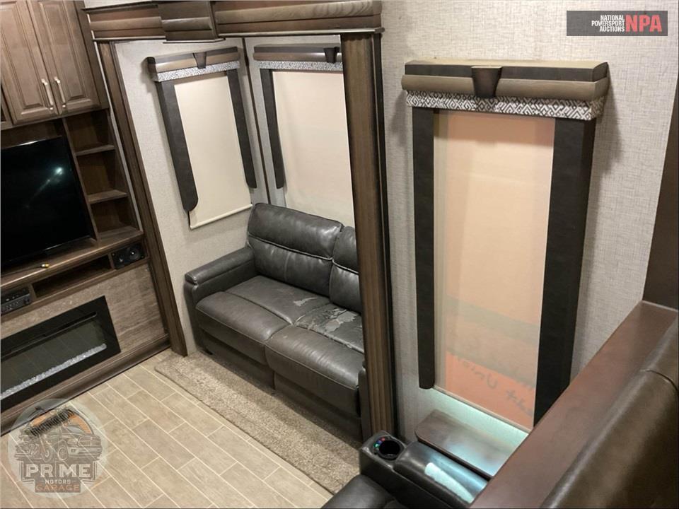 2020 Keystone Rv M-3801 FK - ALPINE FIFTH WHEEL SERIES — фото 6