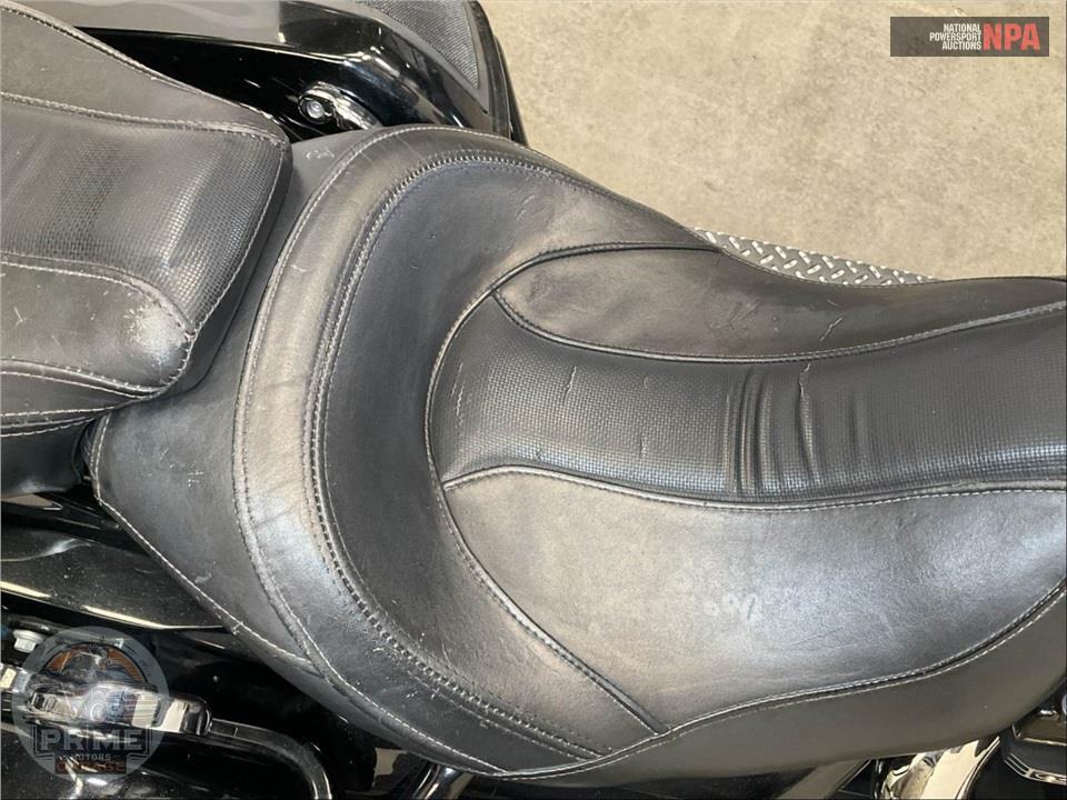 2015 Harley-Davidson FLHXSE CVO STREET GLIDE SPECIAL — фото 37