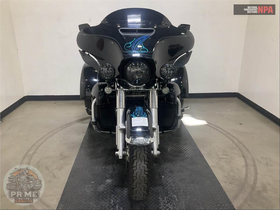 2022 Harley-Davidson FLHTCUTG TRI GLIDE ULTRA CLASSIC — фото 2