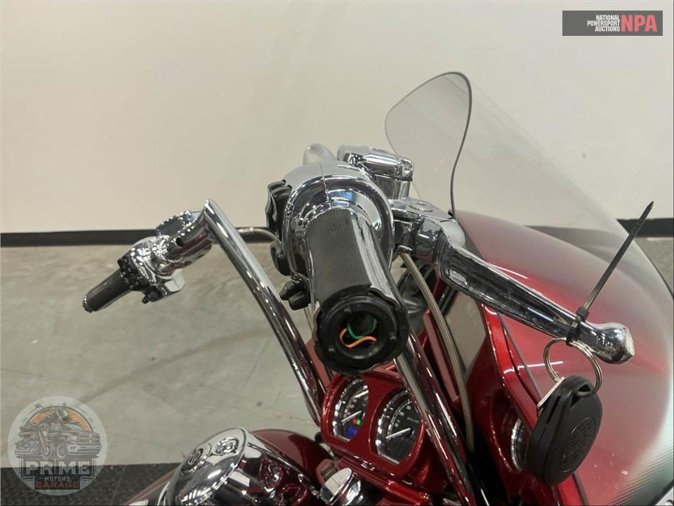 2016 Harley-Davidson FLTRUSE CVO ROAD GLIDE ULTRA — фото 39